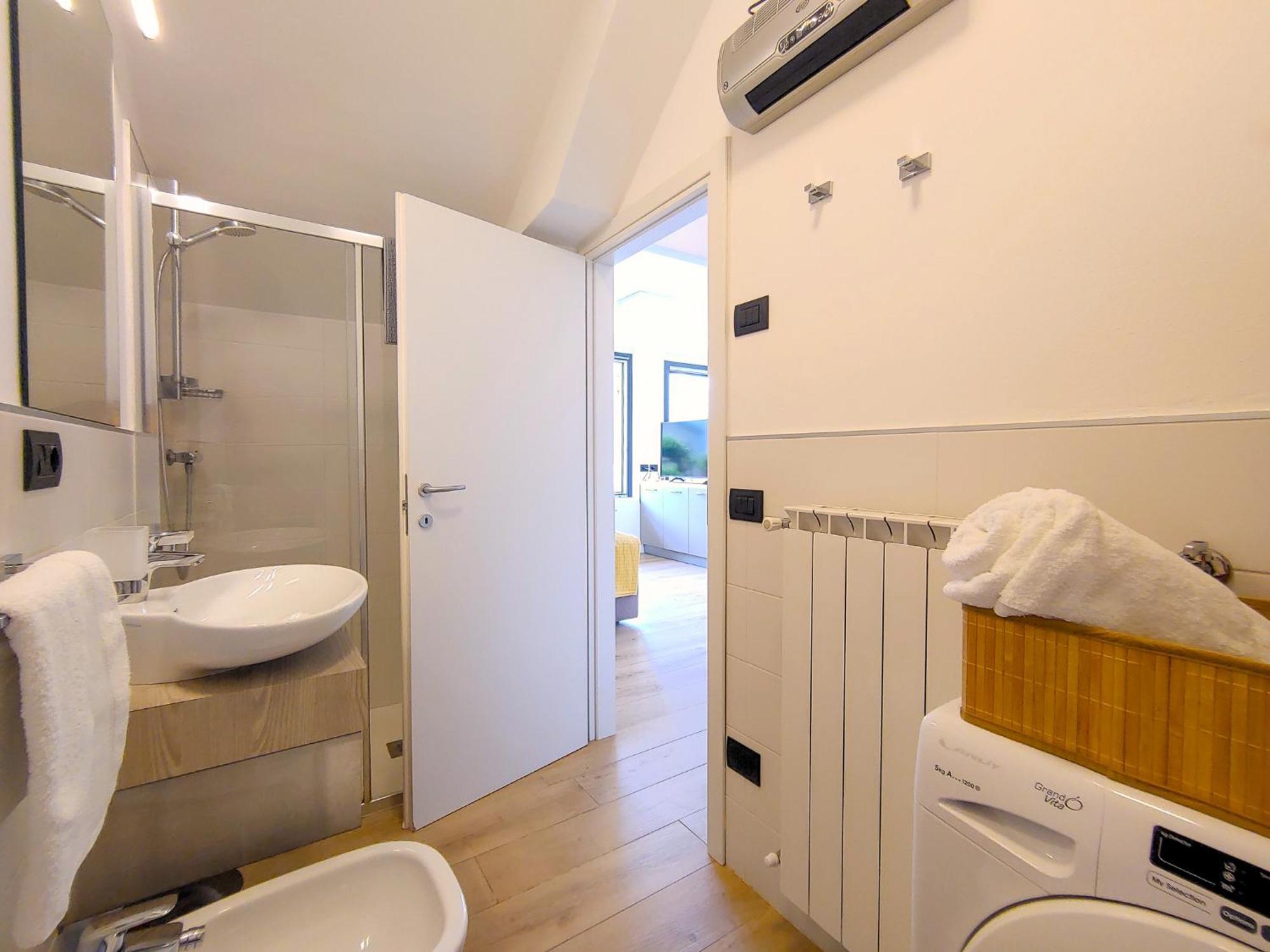 Dascio Emotion Ferienwohnung Mit Terrasse Am See Zewnętrze zdjęcie
