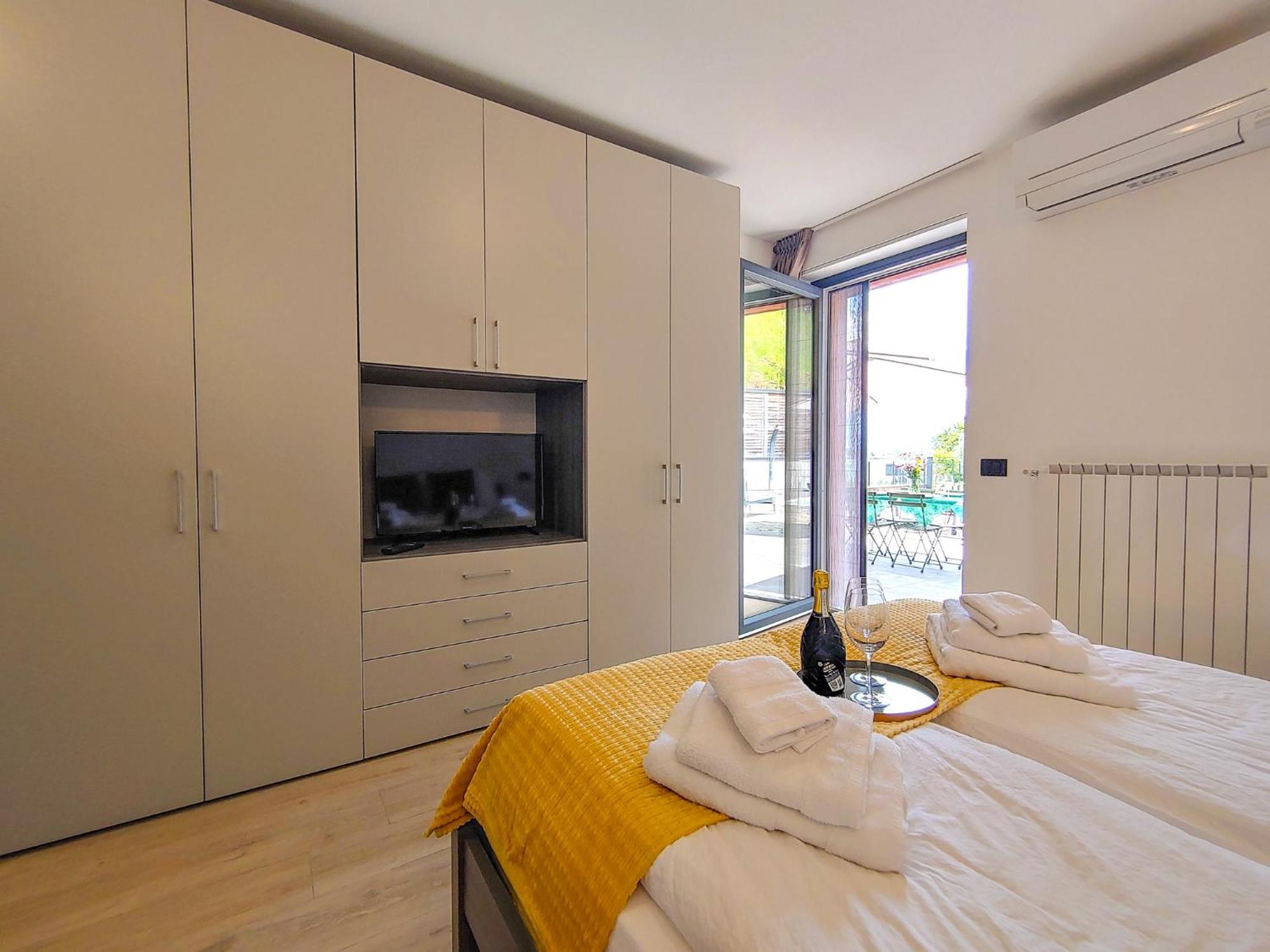Dascio Emotion Ferienwohnung Mit Terrasse Am See Zewnętrze zdjęcie